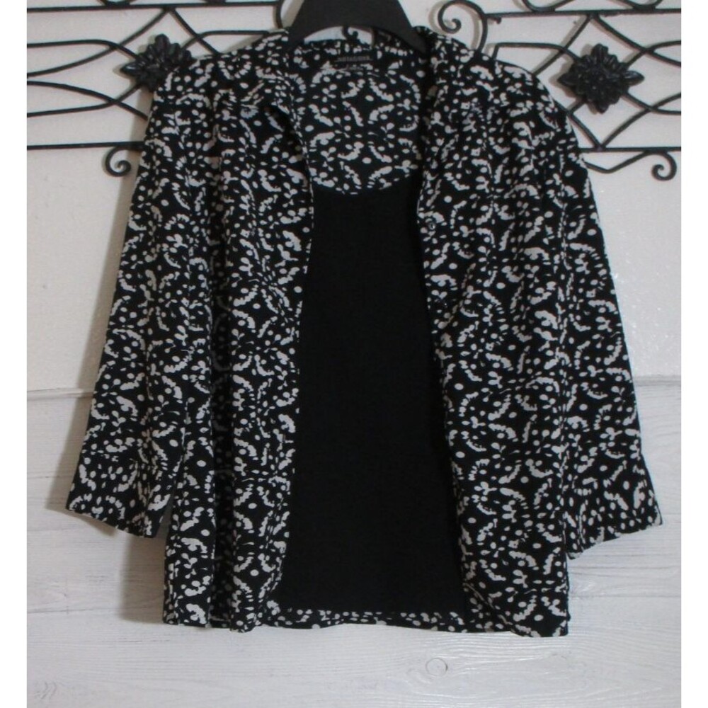 Notations Women's Top Size M Long Sleeve Black Geometric Button Up
